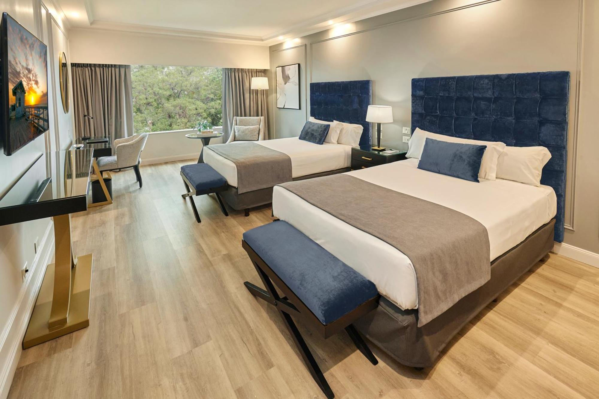Deluxe Room,1498884703:JPEG